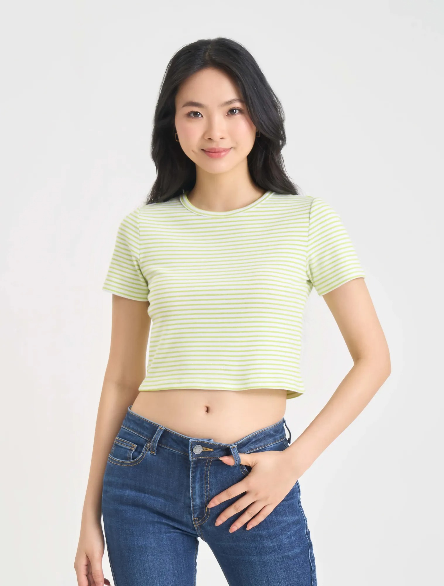 Áo phông croptop nữ hoạ tiết kẻ - Ảnh 3